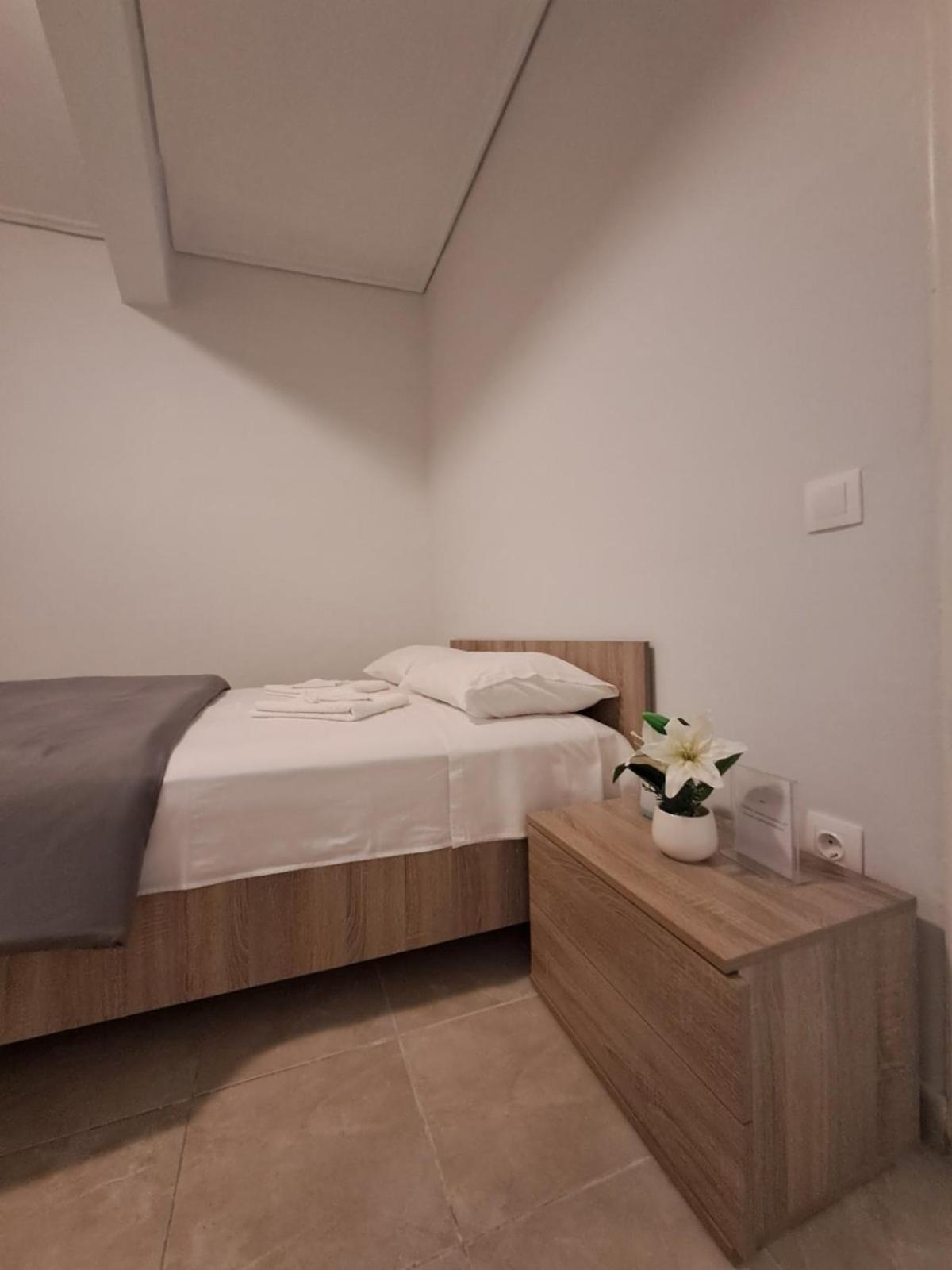 Lysandros Comfortable Apartments In Athens, Near The Metro Luaran gambar